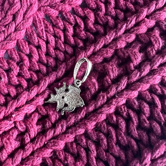 Solid Rose gold gold fish pendant - Picture 3 of 7